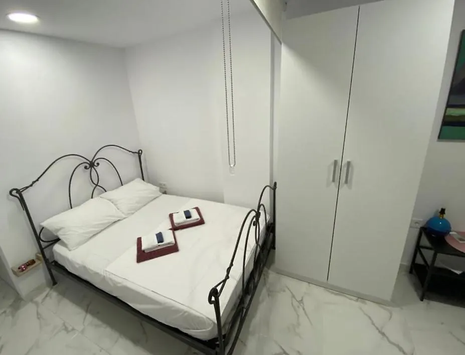 アパート Nirvana Comfort Apartaments 3 テッサロニキ